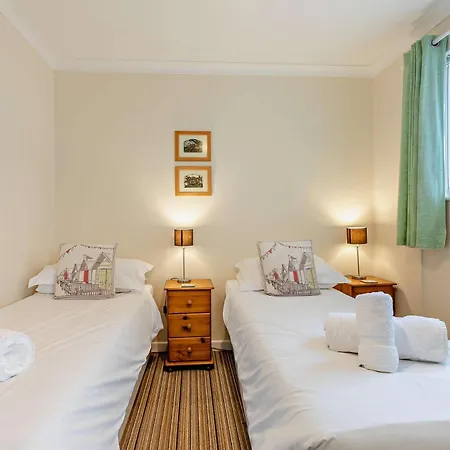 2 Bed In Widemouth Bay 40636 Holiday home